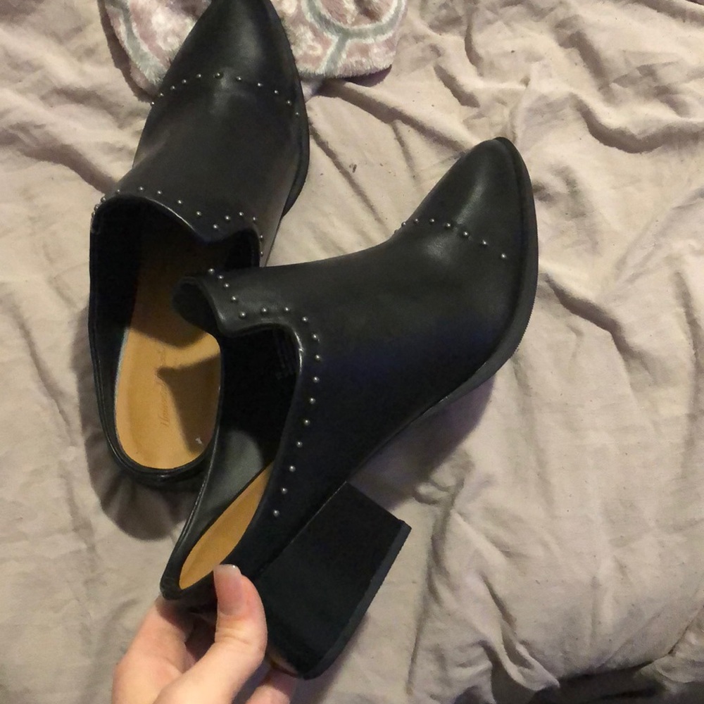 BRAND NEW Universal Thread chunky heel